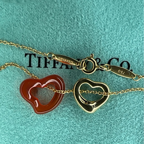 Tiffany Double Open Heart Carved Red Carnelian 18K Yellow Gold Necklace 18" - Picture 10 of 15